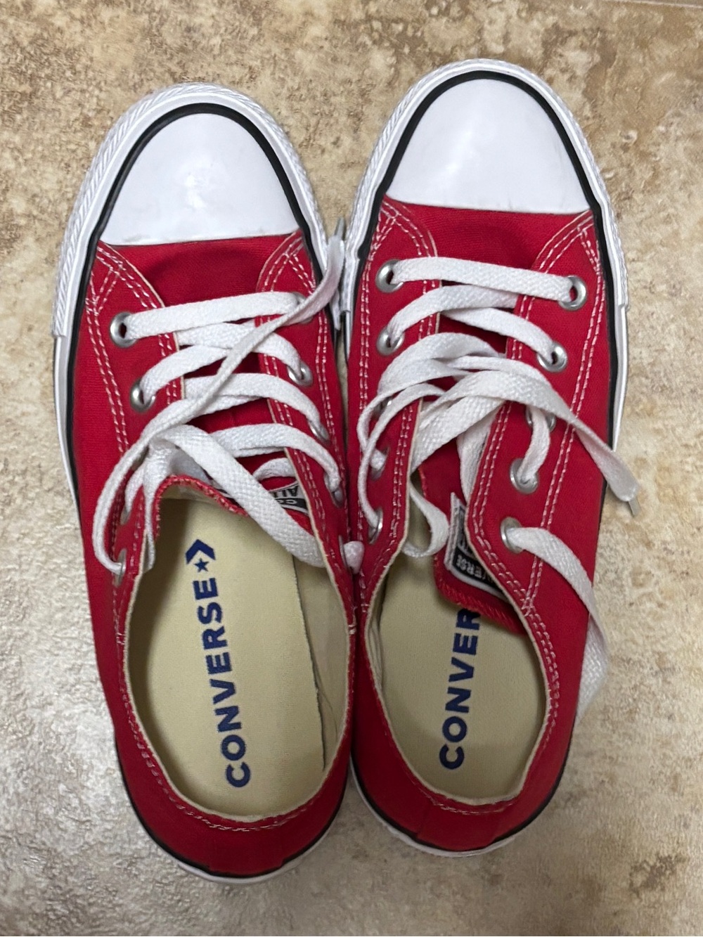 Red Converse sneakers - Picture 5 of 6